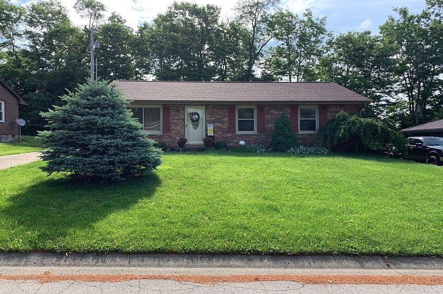 1st image of 545 Queensway Dr