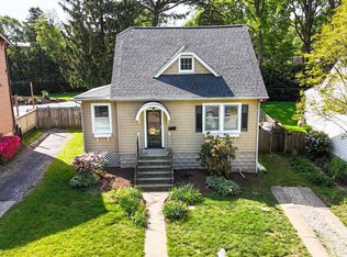 713 Cedarcroft Rd, Baltimore, MD 21212