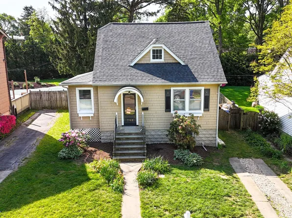 713 Cedarcroft Rd, Baltimore, MD 21212