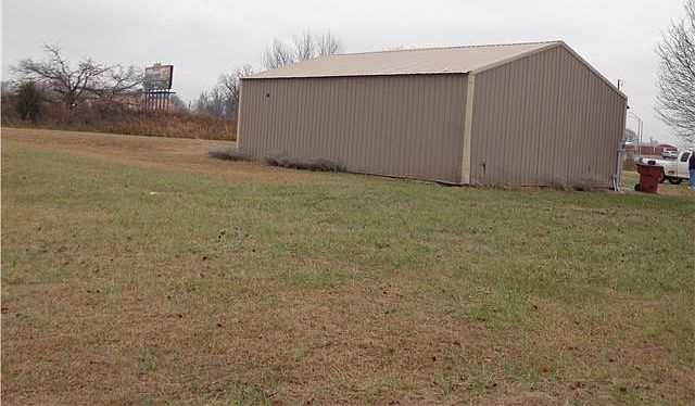 2nd image of 9493 Shady Park Rd
