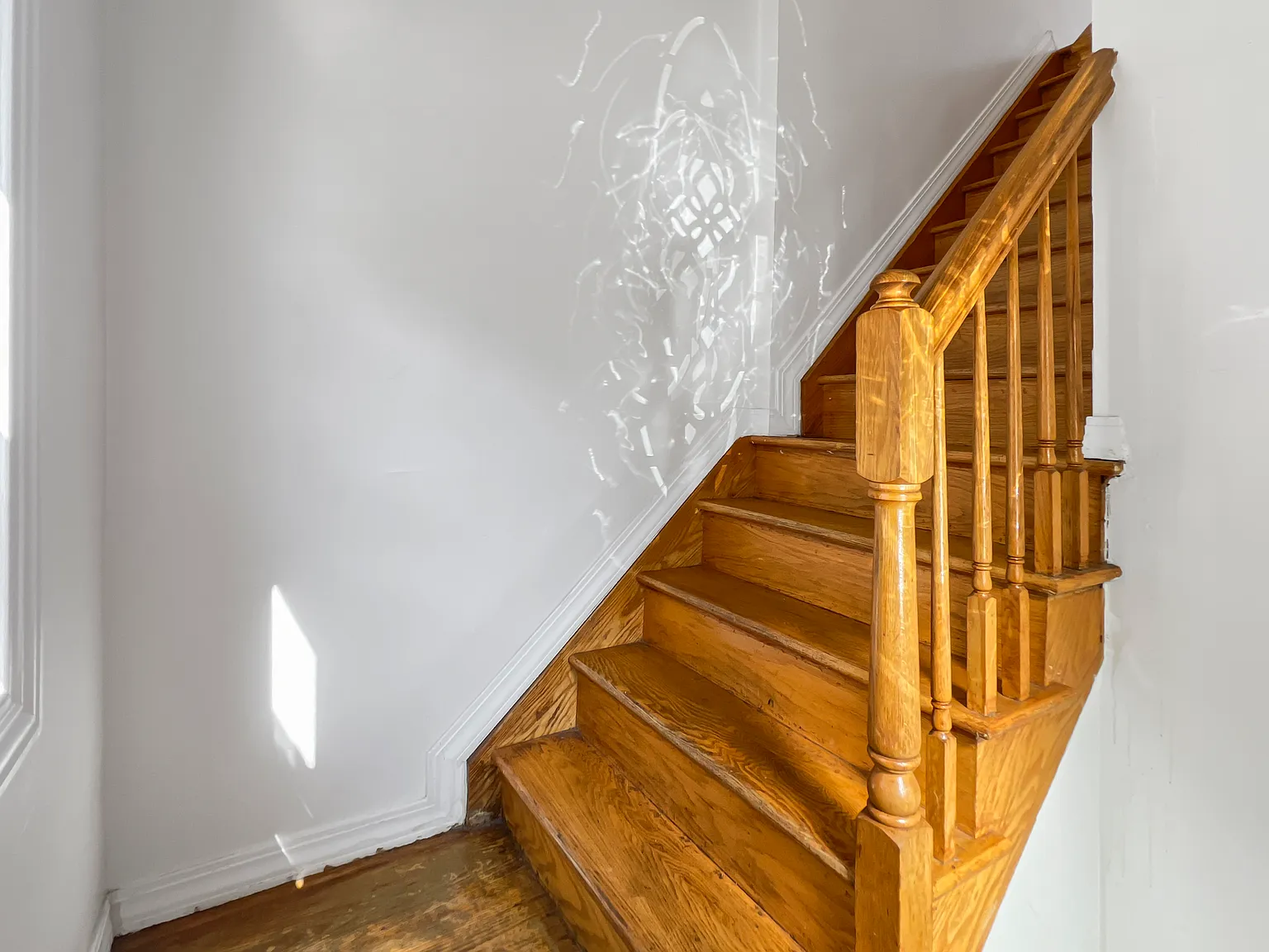 135 Winham Ave — Photo 2