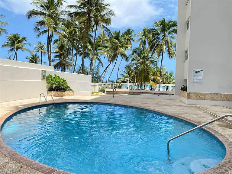Park Plaza 4429 Ave Isla Verde #12 — Photo 5