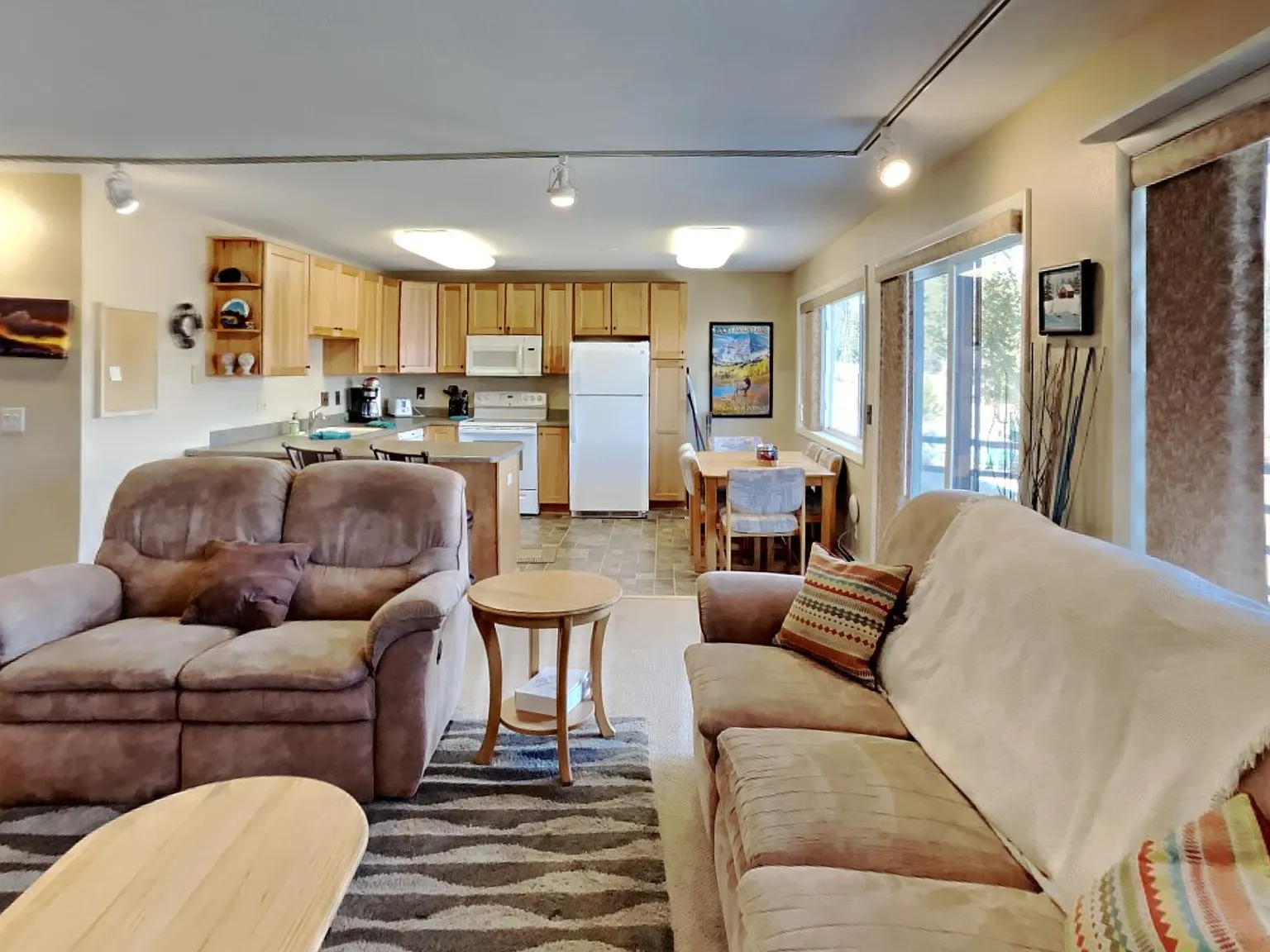 2 bed, 1014 sqft, $3,000 — Photo 2