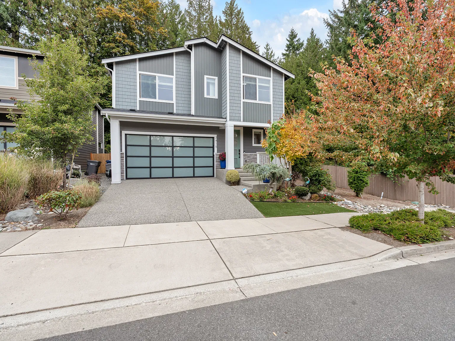 4 bed, 2.5 bath, 2154 sqft, $3,500 — Photo 2