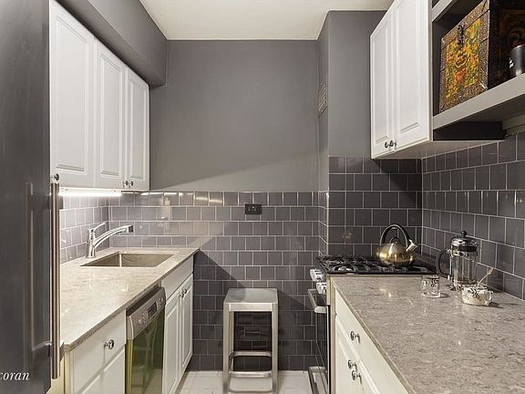 3rd image of 333 E 66th St APT 11B