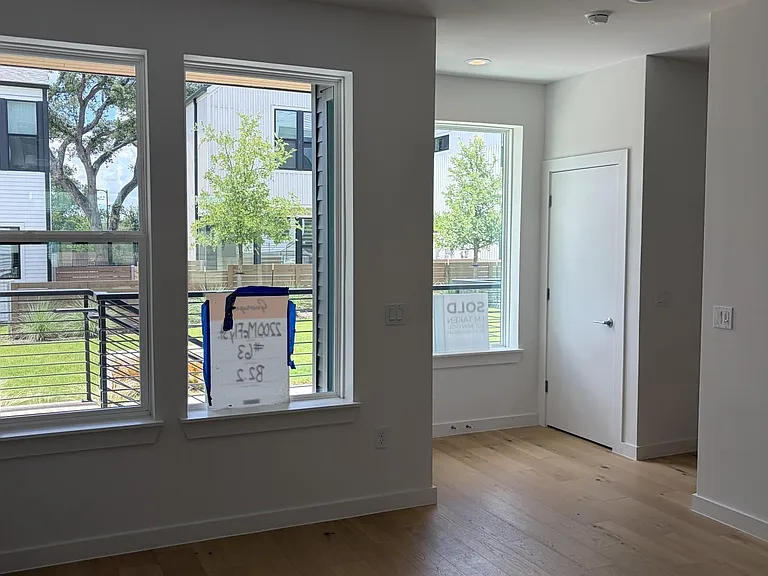 2200 McFly St #6105 — Photo 3