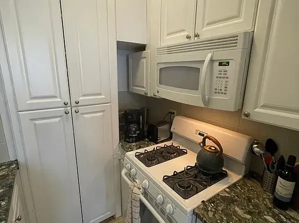 160 West 72nd Street image 9 of 11