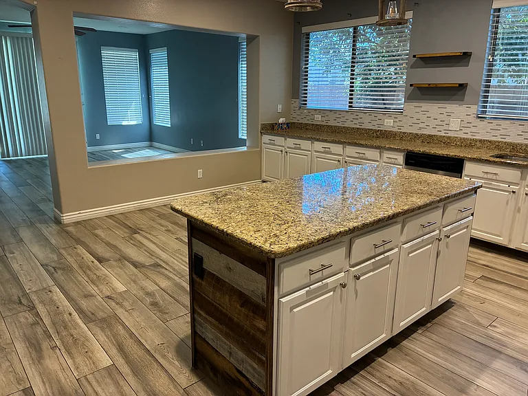 9237 W Irma Ln — Photo 14