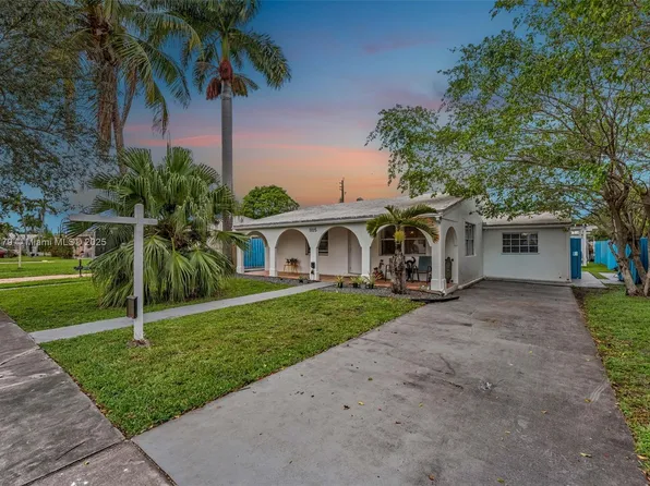 1105 NE 10th St, Hallandale, FL 33009