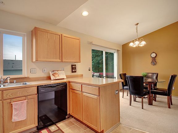 4th image of 6111 Lombard Ave SE Unit B