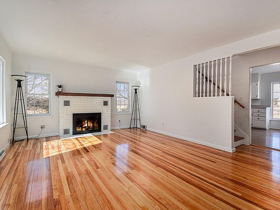 4th image of 19857 Yoder St