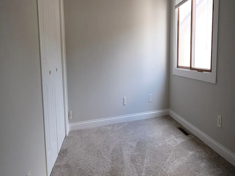 1307 Kingsridge Ct — Photo 6