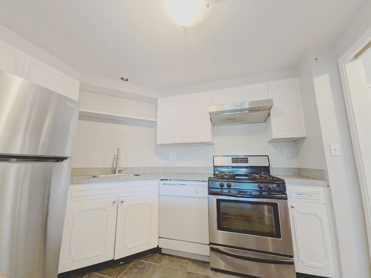 22 Chestnut Pl — Photo 4