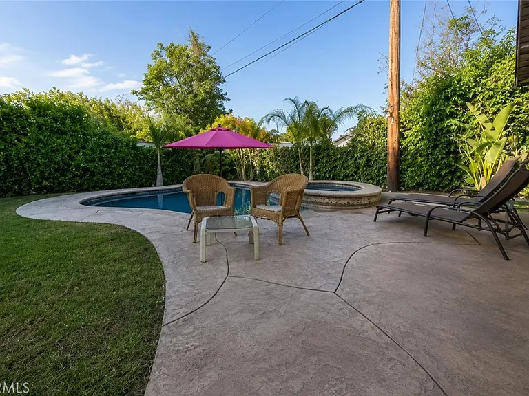 5714 Cantaloupe Ave — Photo 2