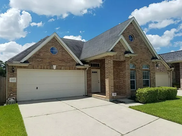 12107 Lakewood Villa Dr, Tomball, TX 77377