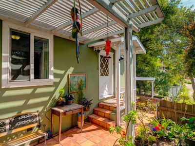 490 Mahoney Ave, Oak View, CA, 93022