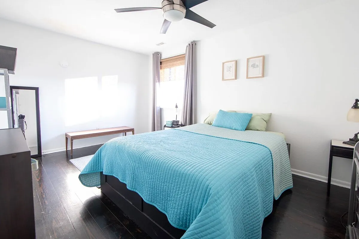 736 West Ocean View Avenue — Photo 2