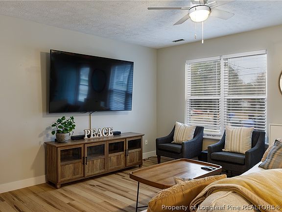 4th image of 207 Waddell Dr
