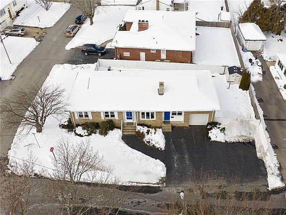 3rd image of 2 Hillcrest Ave
