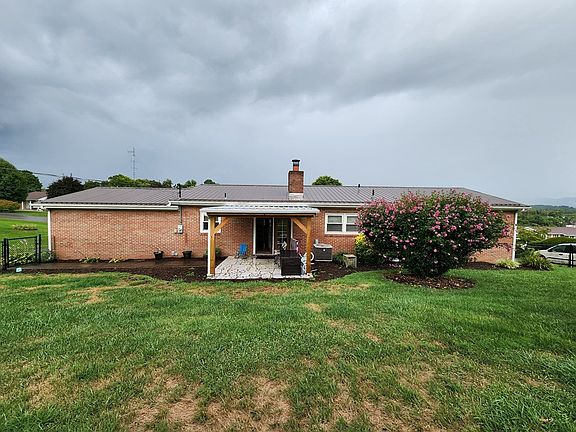 2nd image of 12218 Columbine Ln