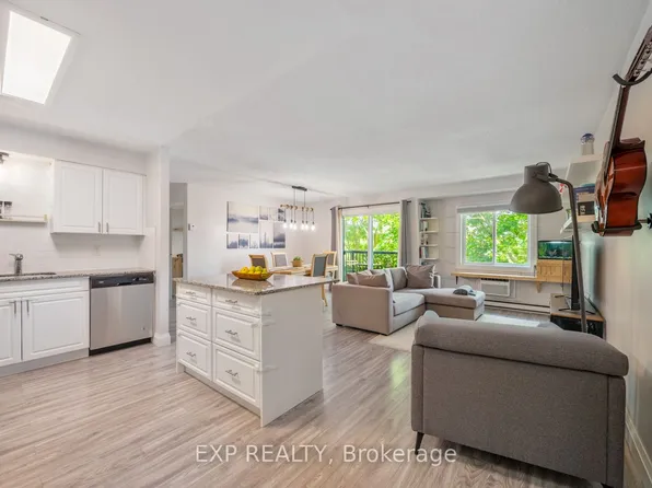 276 Eiwo Ct #301, Waterloo, ON N2K 3M6