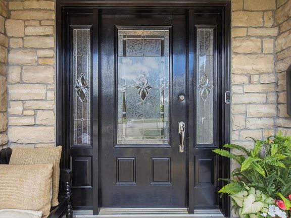 3rd image of 148 Cherry Hill Dr