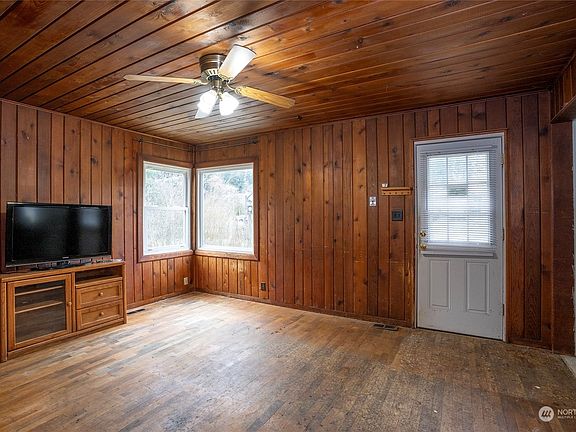 5th image of 4032 Division Avenue W