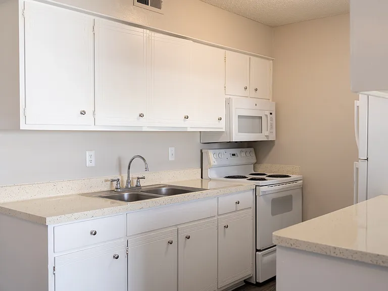 Oak Terrace — Photo 9