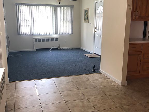 4th image of 824 Ibsen St