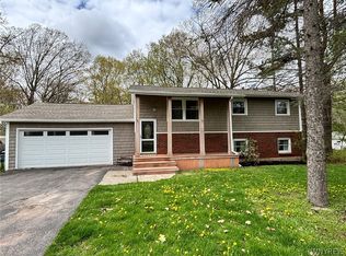 4742 Cottage Rd, Gasport, NY 14067