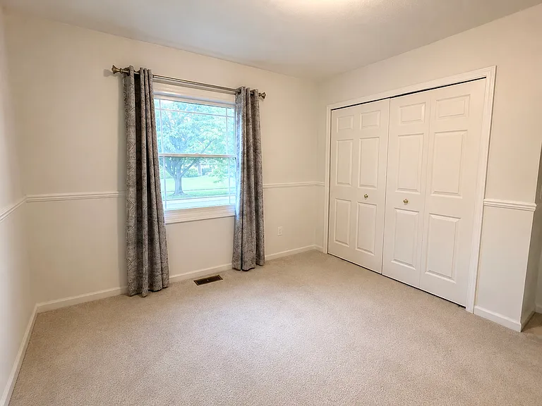 24299 Lynwood Dr — Photo 20