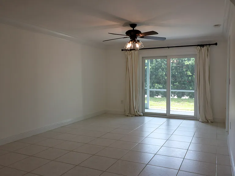 Cypress Way E — Photo 27