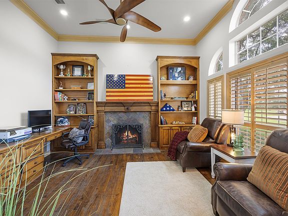 5th image of 6050 Oak Hollow Dr