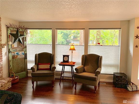 3rd image of 9505 163rd Street Ct E
