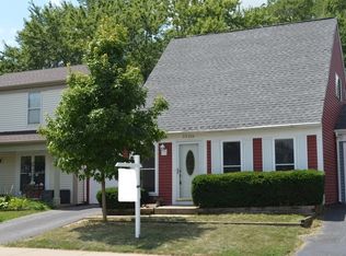 3S224 Birchwood Dr, Warrenville, IL 60555