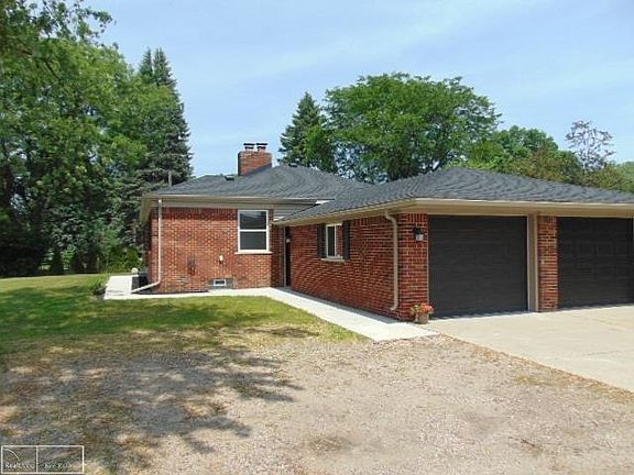 3rd image of 36352 Moravian Dr