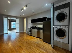 112 W 15th St