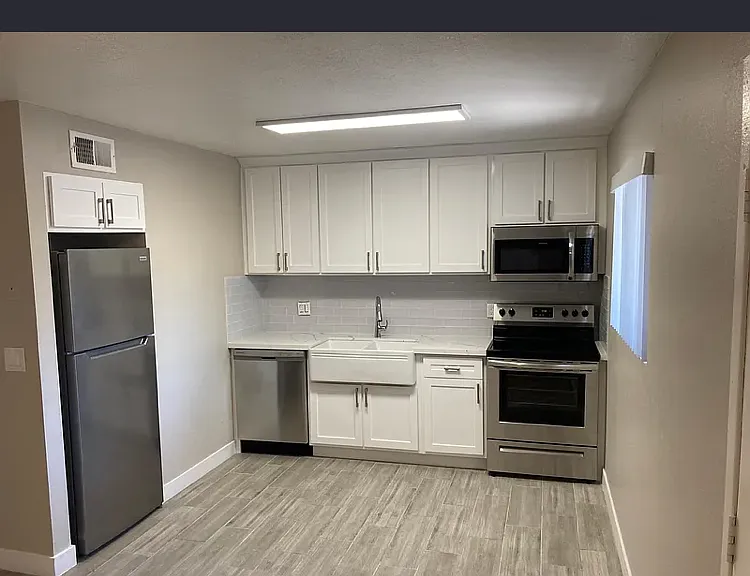 5725 N 8th Pl #18 — Photo 6
