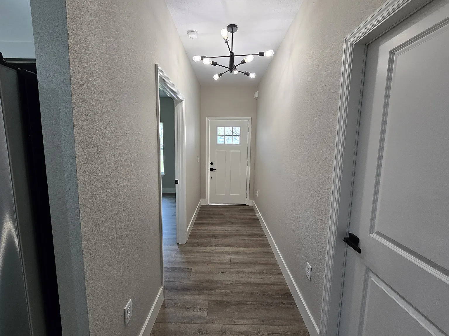 NEWER 2/2/1 Duplex — Photo 2