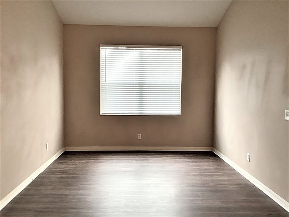 5th image of 11710 Grove Arcade Dr