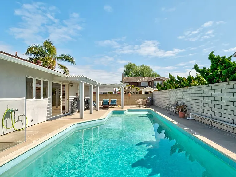 21111 Barbados Cir — Photo 39