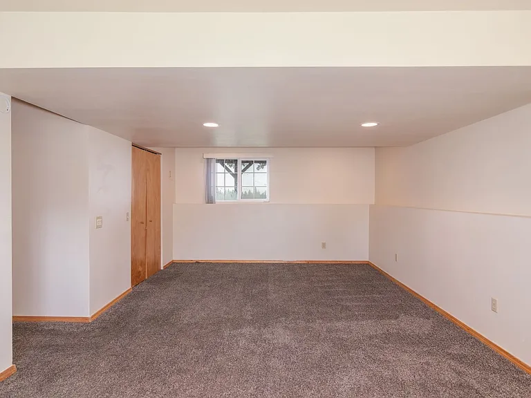 1309 Pineview St — Photo 8