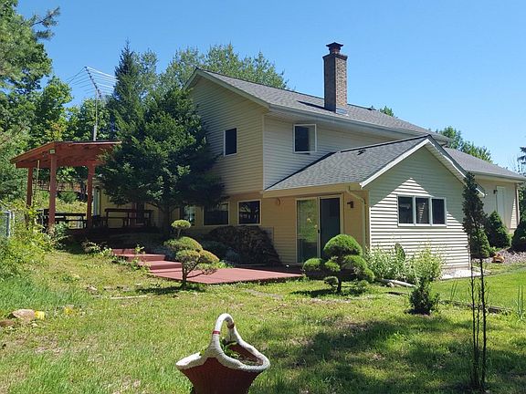 2nd image of 580 Hawthorne Ln