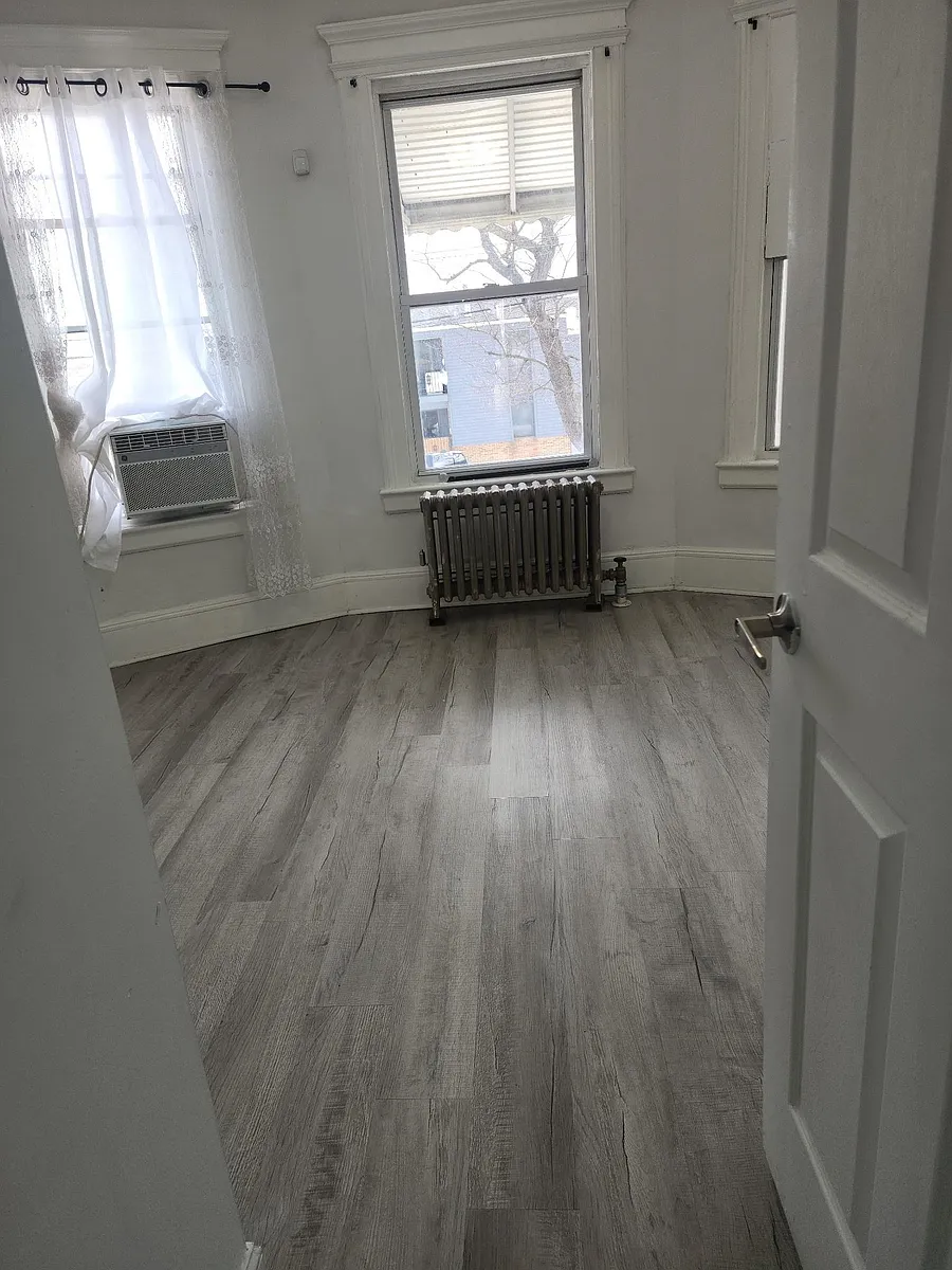 Building Photo - 703 Schuyler Ave #1