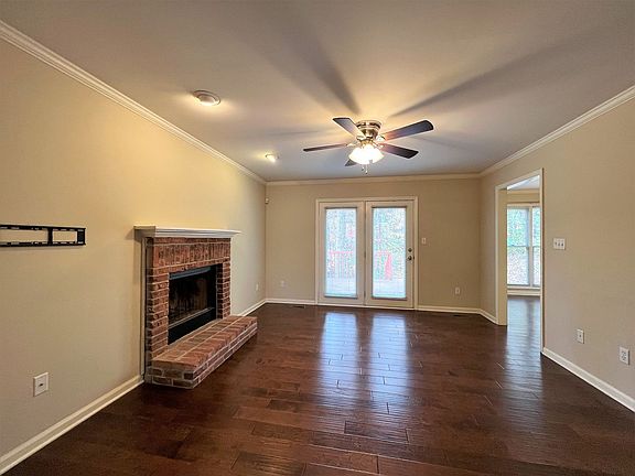 4th image of 2811 Dee Peppers Dr