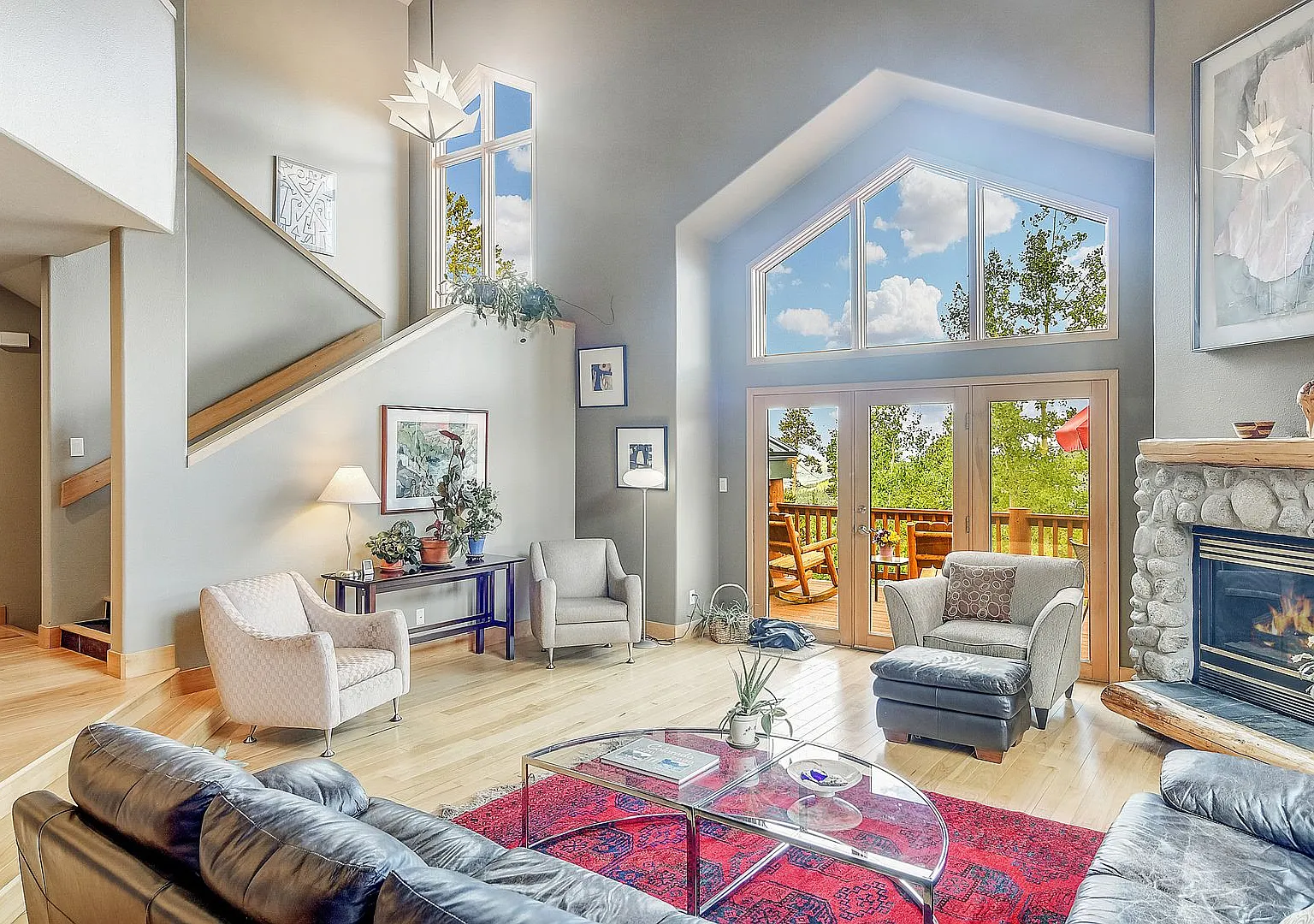 Year lease! Garage! Beautiful views! Great Decks! — Photo 4