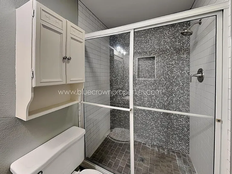 2414 S Graham Dr — Photo 14