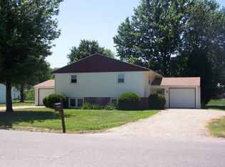 1003 S Robb St, Robinson, IL 62454