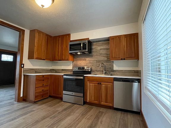 5th image of 1204 W Story St #A
