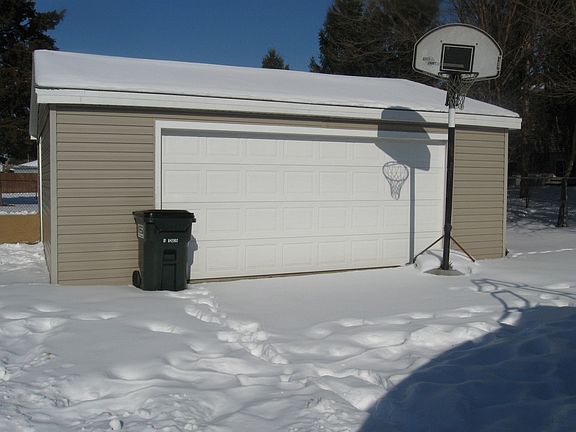 2 1/2 garage